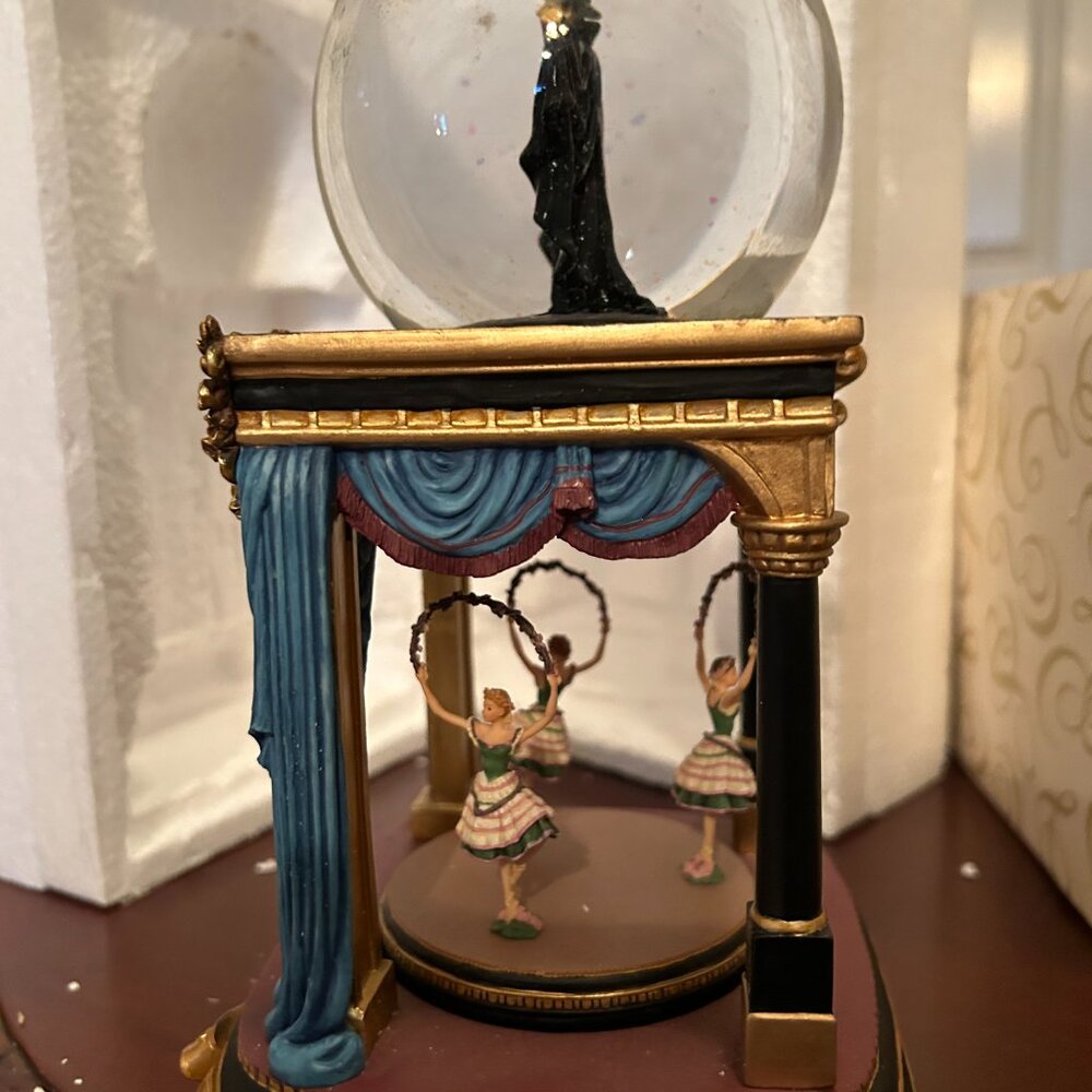 Phantom Dance of Country Nymphs Globe and Music box - Picture 8 of 8